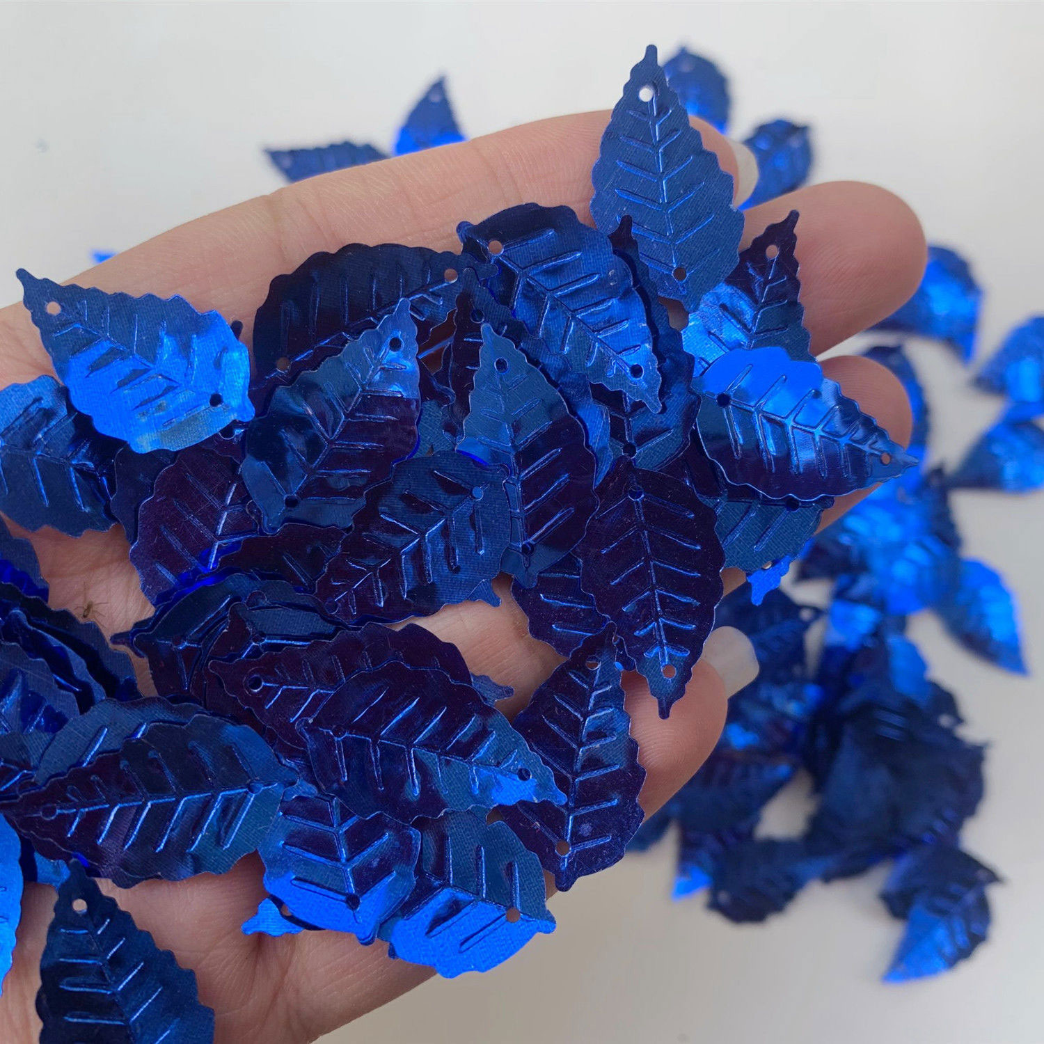 16mm 25mm PVC Leaf Sequins Loo - Art Craft Cup 评论和价格
