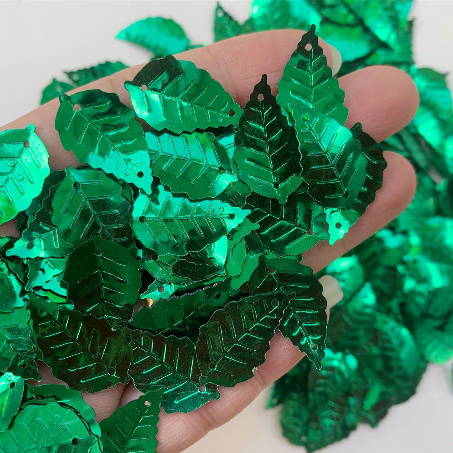 16mm 25mm PVC Leaf Sequins Loo - Art Craft Cup 评论和价格