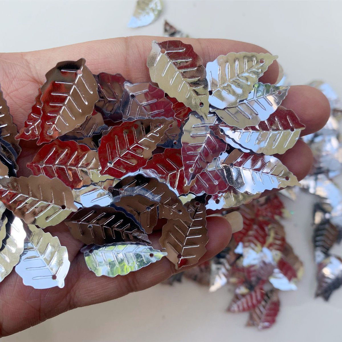 16mm 25mm PVC Leaf Sequins Loo - Art Craft Cup 评论和价格